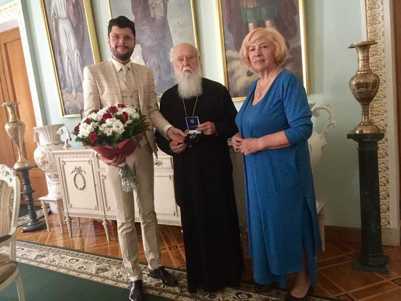 Вищою миротворчою відзнакою Українського Посольства Миру нагороджено Патріарха Філарета