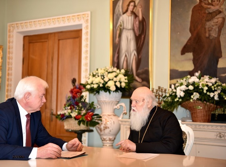 Патріарх Філарет зустрівся генералом армії України Миколою Маломужем