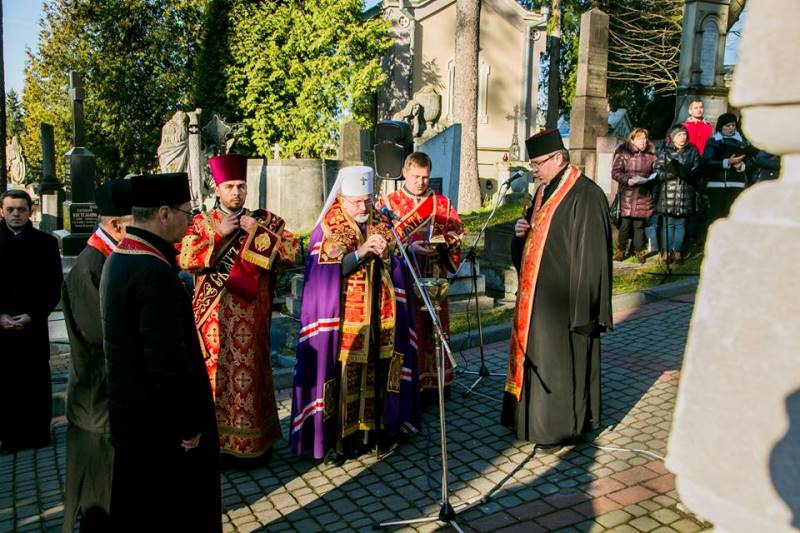 Встановлено таблицю з іменами похованих у гробниці Львівської капітули