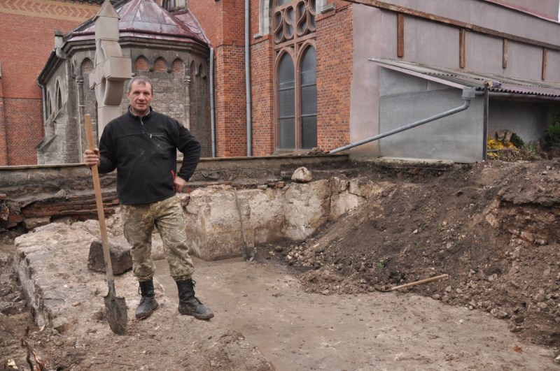 На Тернопільщині археологи розпочали розкопки монастиря, зруйнуваного після Другої світової війни