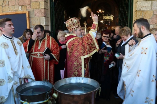 Для українців Афін владика Мануель Нін  звершив чин Йорданського водосвяття