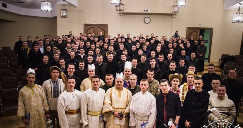 До семінаристів з вертепом завітали курсанти