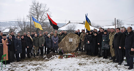 Герої не вмирають! Подвиги що в пам’яті навічно: на Тернопіллі пройшов вечір пам’яті присвячений Героям Небесної сотні