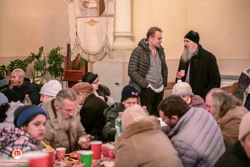 Різдвяний обід для бідних та безхатченків м. Львова в день Христового Різдва