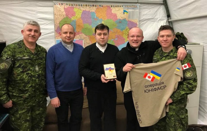 Капелани проводжали канадських військових додому