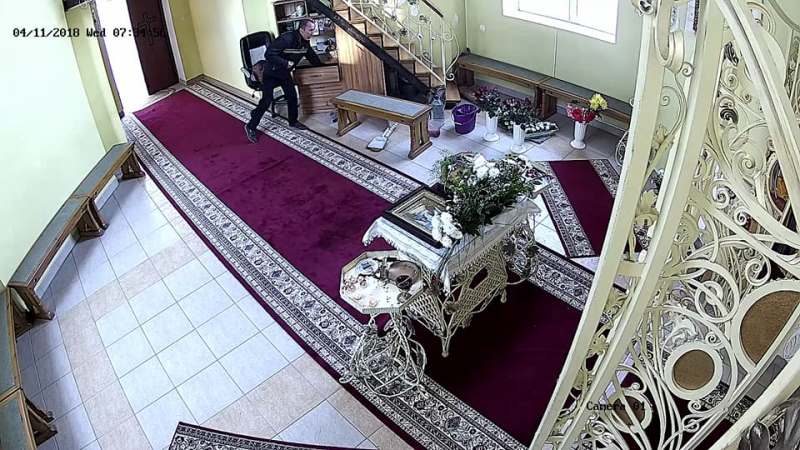 У Тернополі невідомий викрав гроші з храму Святого Пантелеймона (ВІДЕО)