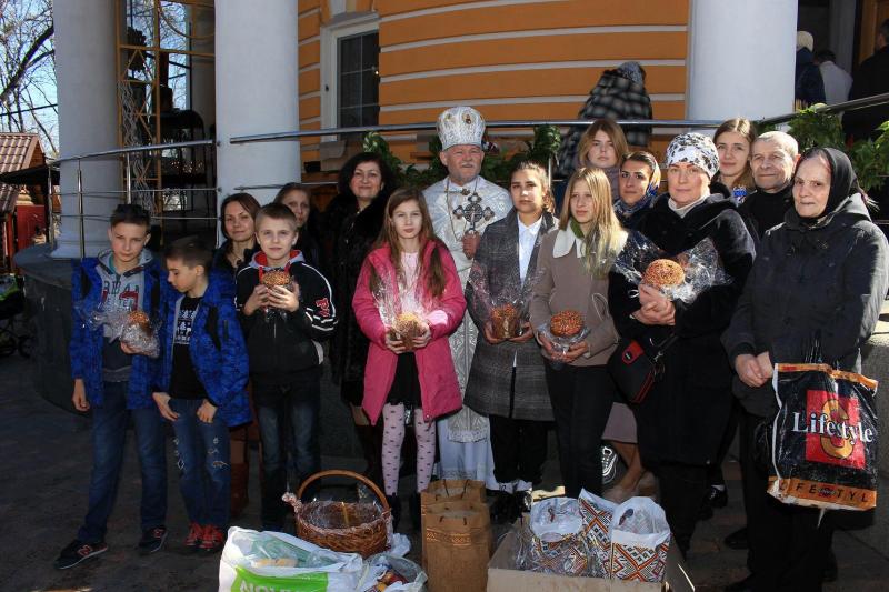 На Аскольдовій могилі діє благодійна програма «Подарунок від тата»