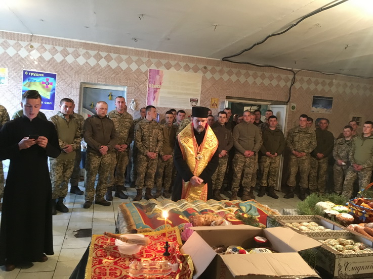 Єпископ звершив духовну місію для військових та вірних на Сході України