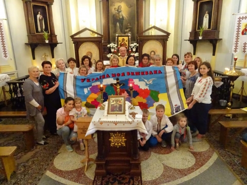 У Ризі українці відсвяткували День вишиванки і помолилися за Україну