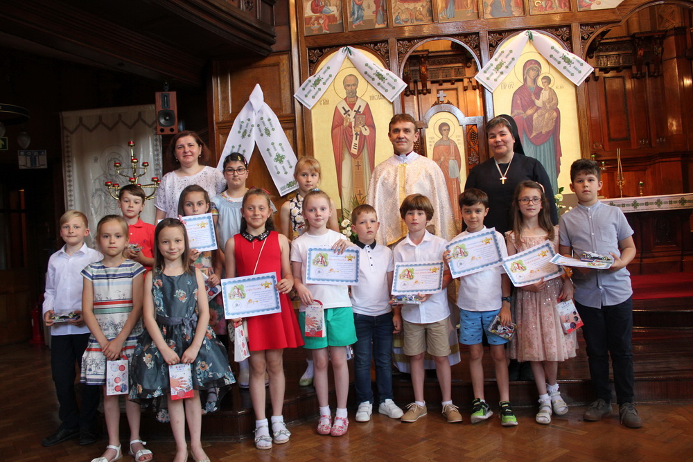 День Батька та випускний у Школі Ісуса в Лондоні