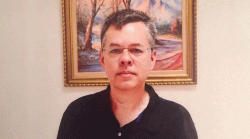 В Турції пастора якого звинувачують у шпіонажі відпустили під домашній арешт