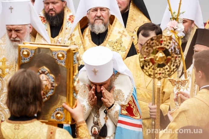 За даними поліції, у вчорашніх ході участь взяли 20 тисяч вірян - в УПЦ (МП) помножили на * 10