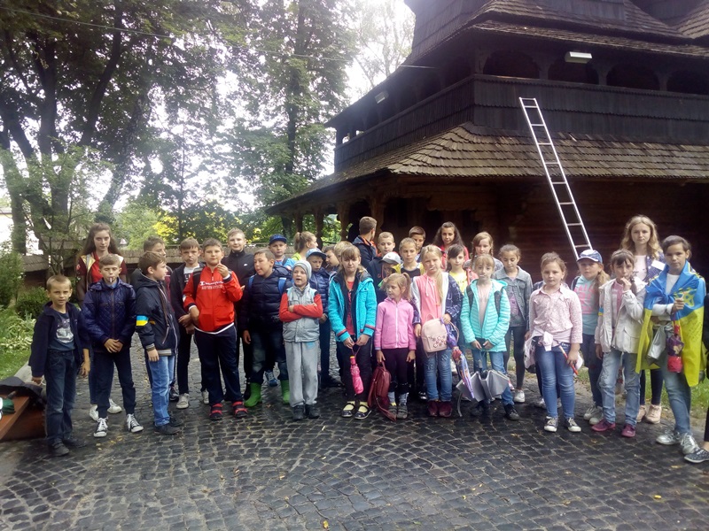 Веселі канікули з Богом - дитячий табір “Зернятка Христові”