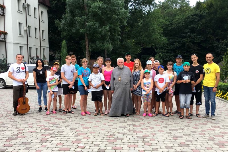 Діти з м. Щастя відпочивають у Зарваниці