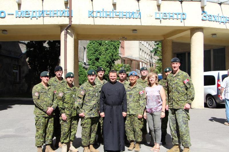 Канадська організація пожертвувала кошти українським воїнам
