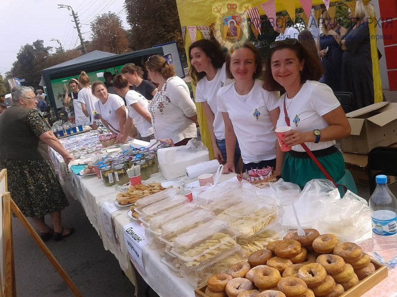 Спільнота Ліги Українських Жінок УГКЦ міста Фастів провели благодійний ярмарок