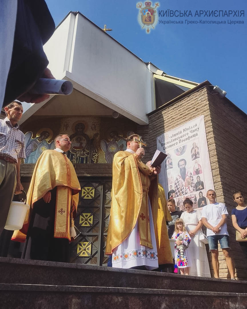  Священики Київської архиєпархії благословили дітей, студентів та викладачів на новий навчальний рік
