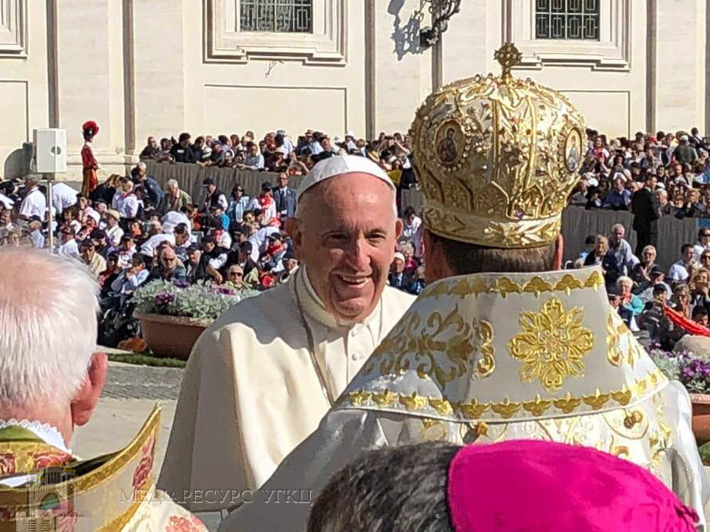 «Україна молиться за вас, Святіший Отче!» – Глава УГКЦ до Папи Франциска на початку Синоду про молодь