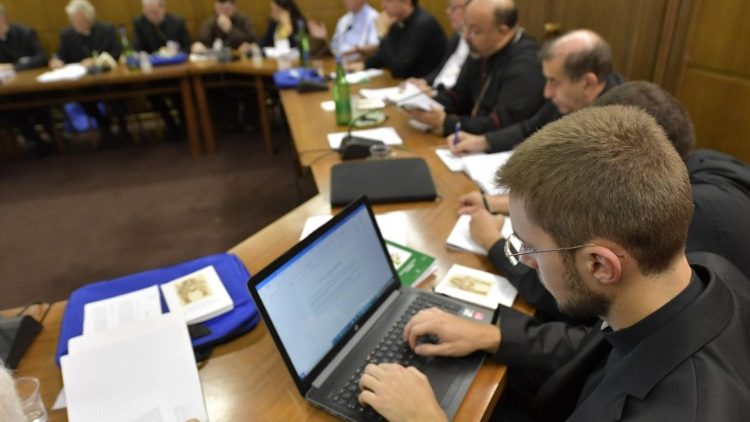 # Synod2018 у Ватикані: Церква повинна озброїти молодь міцної вірою