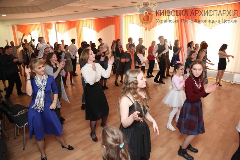 Допомагай танцюючи: молодіжні християнські спільноти провели благодійну вечірку у Києві