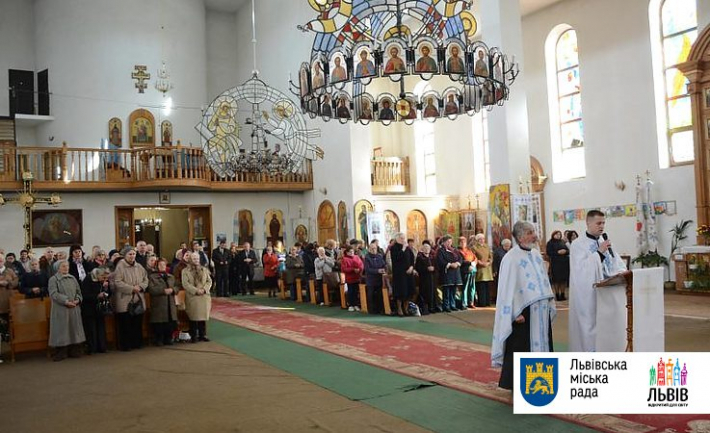 У церкві відкрили центр для літніх містян (ВІДЕО)