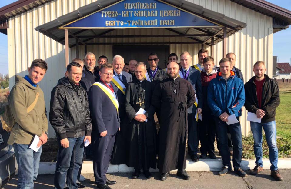 У Полтаві при храмі УГКЦ відбулася ініціація — «посвячення» чоловіків до ордену «Лицарі Колумба»