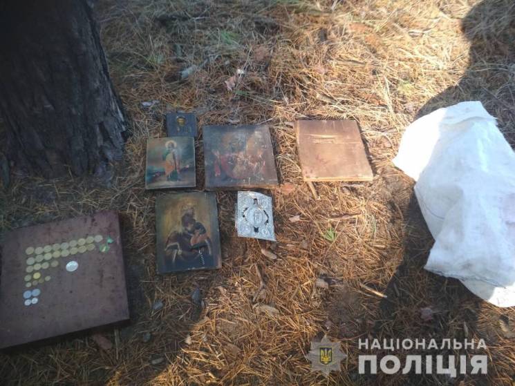 На Харківщині чоловік поцупив з церкви 9 ікон