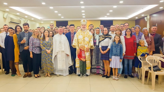 Владика Йосиф Мілян відслужив Літургію для українців Дубаю