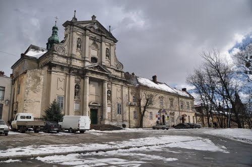 Храм без священиків: мирне співіснування, греко- та римо-католиків у Львові, чи війна за територію ?