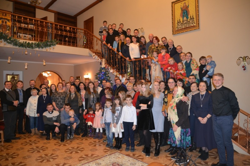 У заміській резиденції Глави УГКЦ відбулася традиційна коляда із сусідами