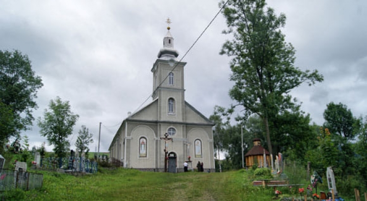 На Закарпатті парфіяни при щирій підтримці священиком перейшли до ПЦУ