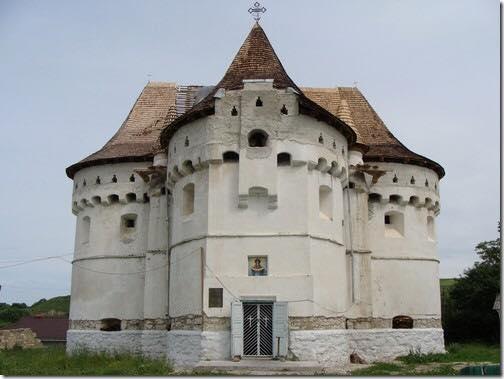 Покровська церква-фортеця що Хмельниччині перейшла до ПЦУ