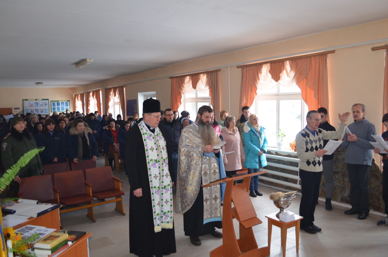2 лютого до ув’язнених жінок, що відбувають покарання у Збаразькій ВК №63, з Йорданськими відвідинами завітали в’язничний капелан отець Омелян Колодчак і гості зі Львова: отець Василь Захарусь, хор «Осанна» і спільнота «Новий Єрусалим».