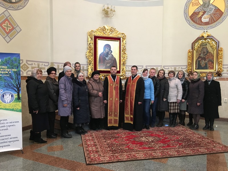 Коломияни помолились вервицю за збереження життя