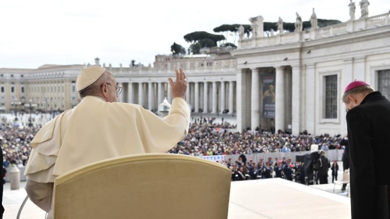 Папа Франциск: хліб, про який просимо в молитві - для всіх