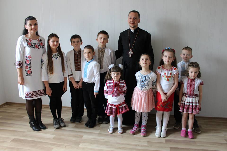 У Полтаві діти провадили Хресну дорогу