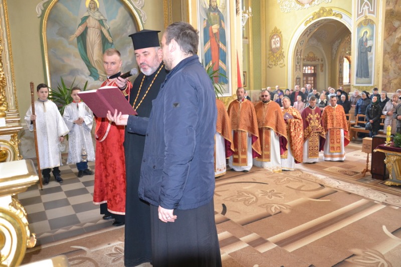 Владика Василій очолив Соборування у Надвірній