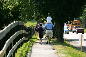 Люди у вашому місці