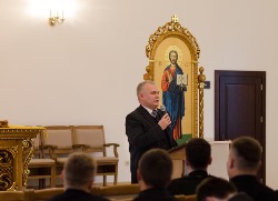 У Франківську презентувал книгу Папської ради Справедливість і Мир «Енергія, справедливість і мир»