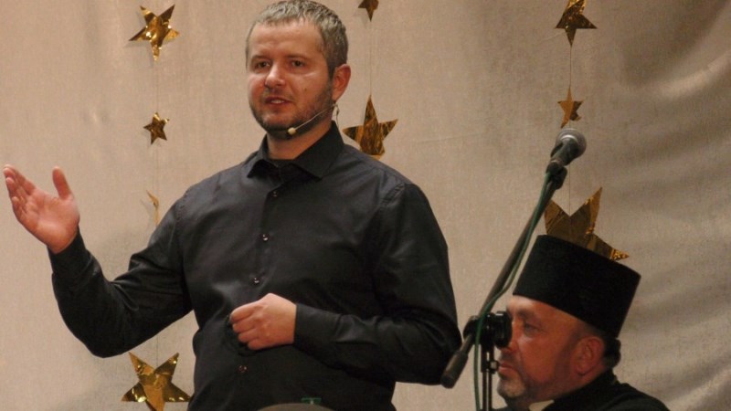 "Чому Бог це допустив?" У Калуші капелан презентував книжку про війну (ВІДЕО)