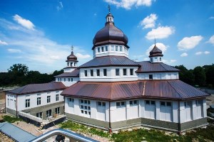 Триває 40-денна неперервна молитва у новозбудованому храмі Святої Софії – Премудрості Божої УКУ